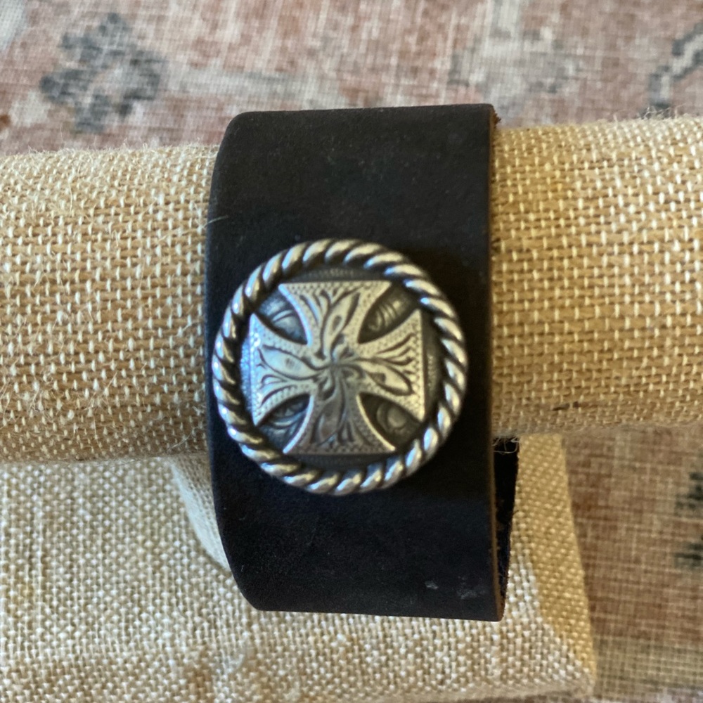 Handmade 9 inch bracelet leather